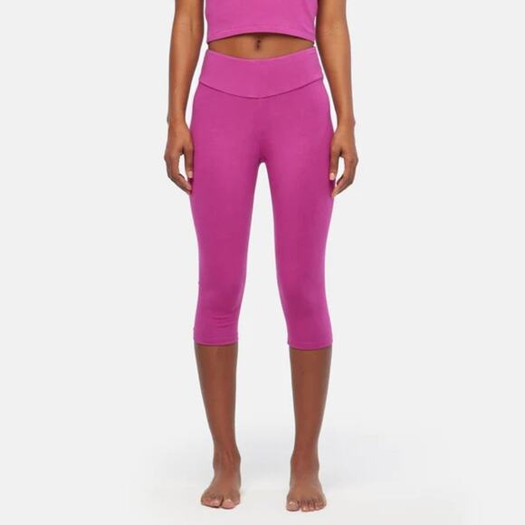 Anthropologie LACAUSA Astral Mid Rise Capri Leggings in Dragonfruit Size M NWT - Picture 1 of 10